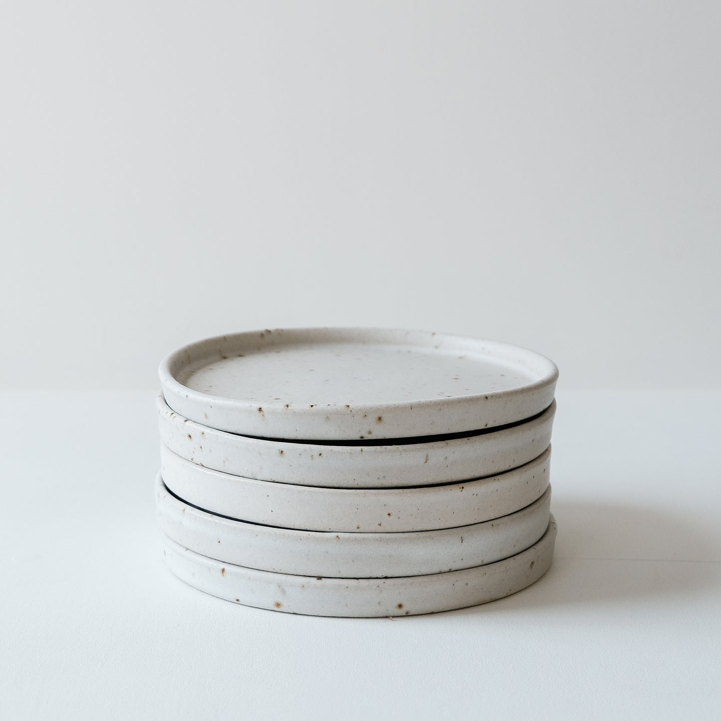 Everyday Cake Plates Matte White & Speckle - Set of 5 SECONDS