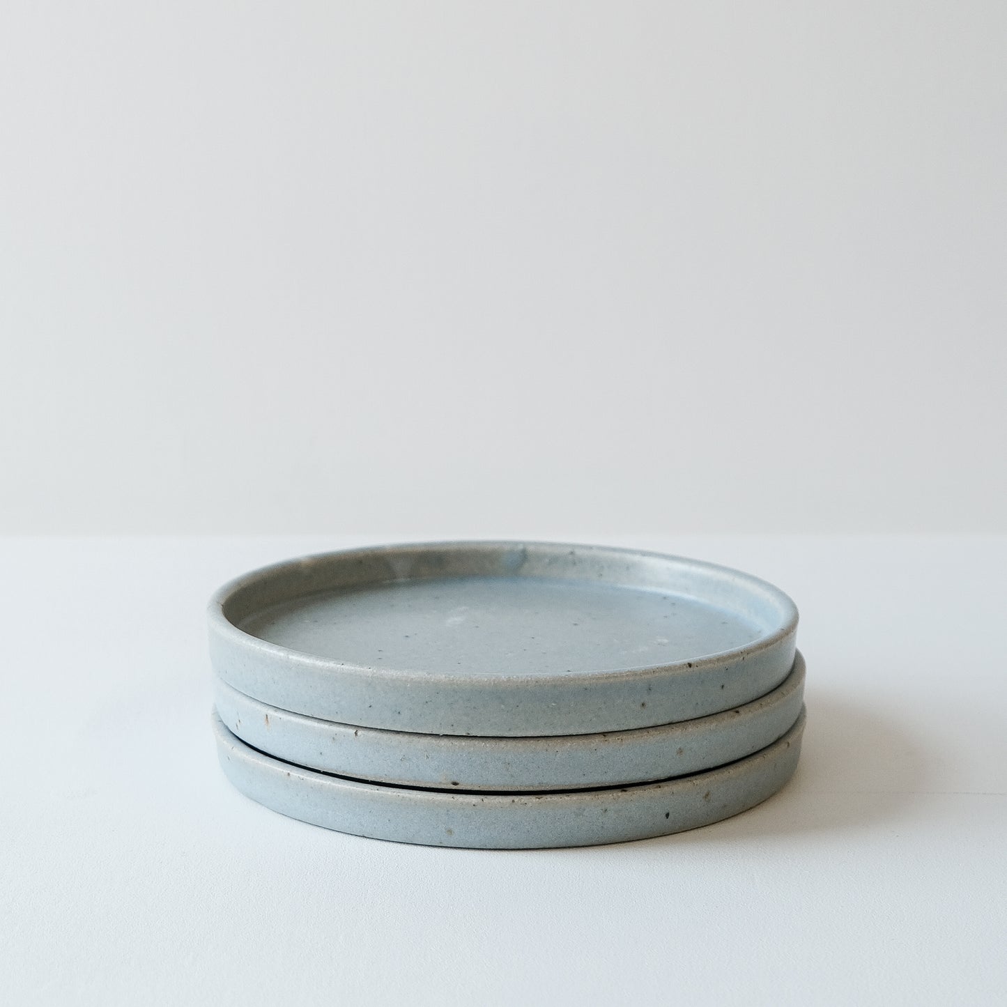 Everyday Cake Plates Linen Blue & Speckle - Set of 3 SECONDS