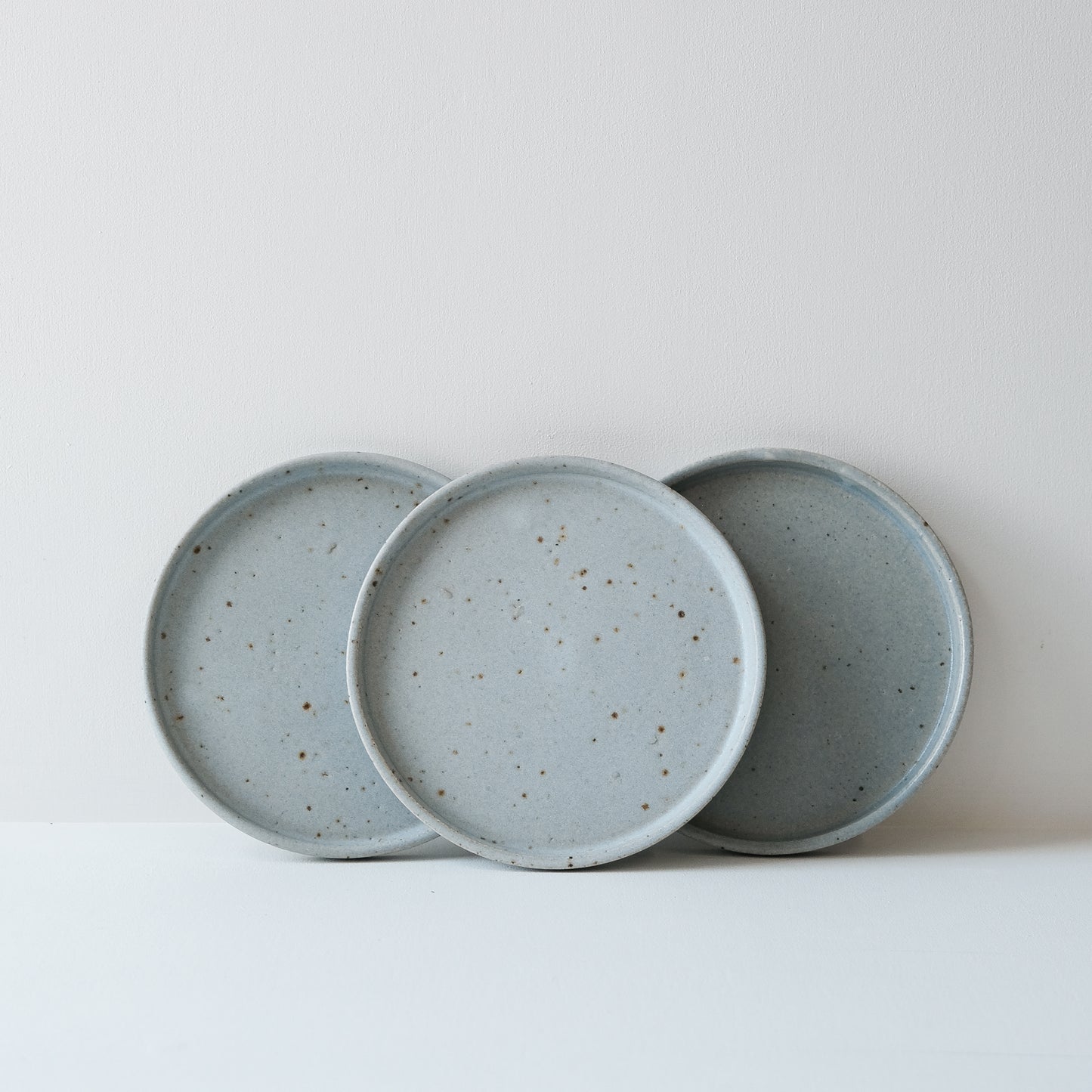 Everyday Cake Plates Linen Blue & Speckle - Set of 3 SECONDS