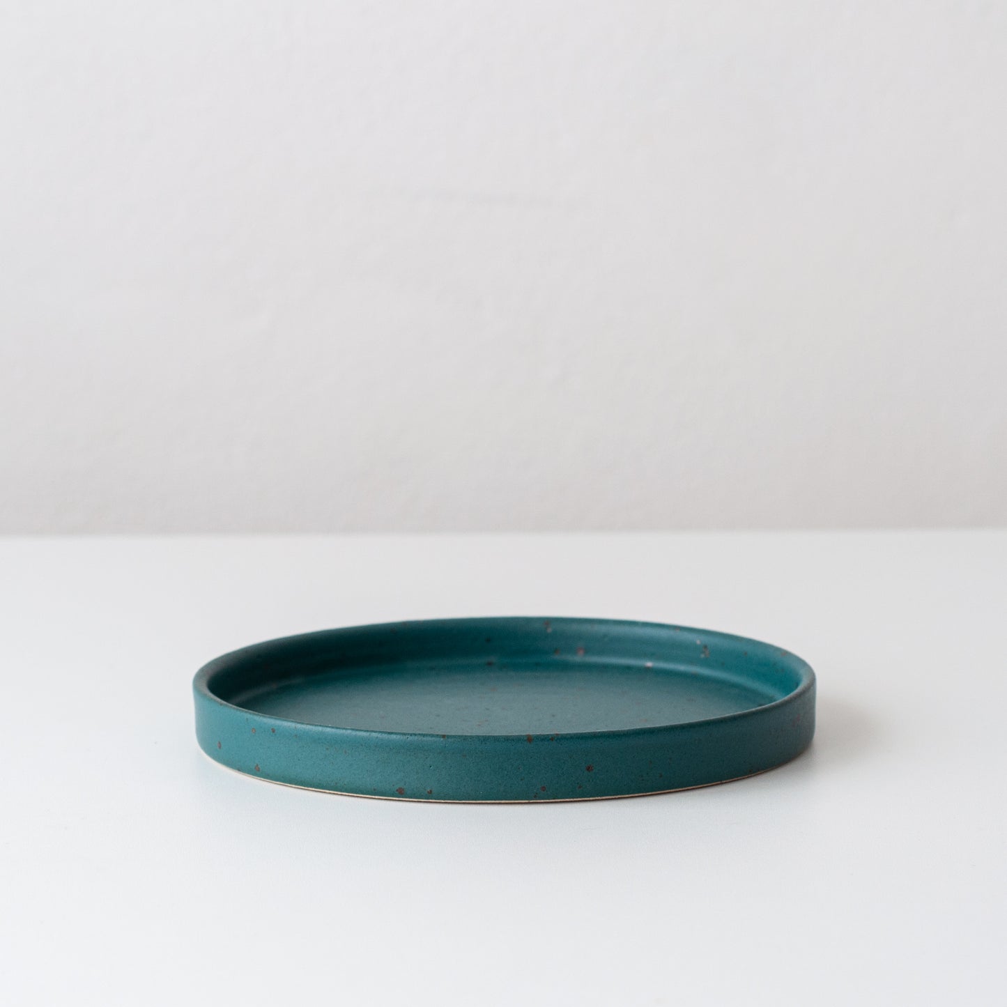 Everyday Cake Plate - Nori Green & Speckled